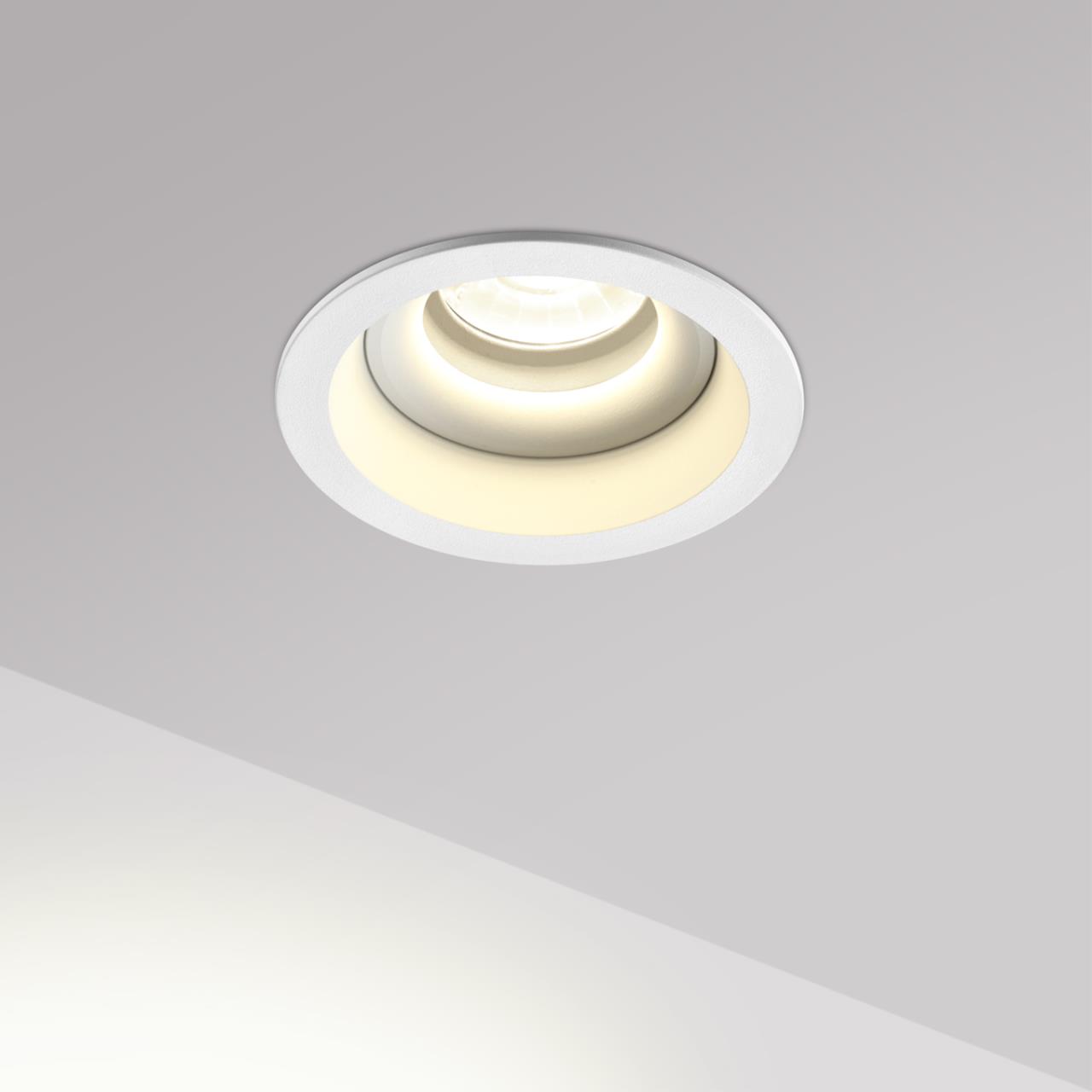 позволяя настраивать освещение дистанционно с помощью пульта ДУ (арт.359640 в комплект не входит)