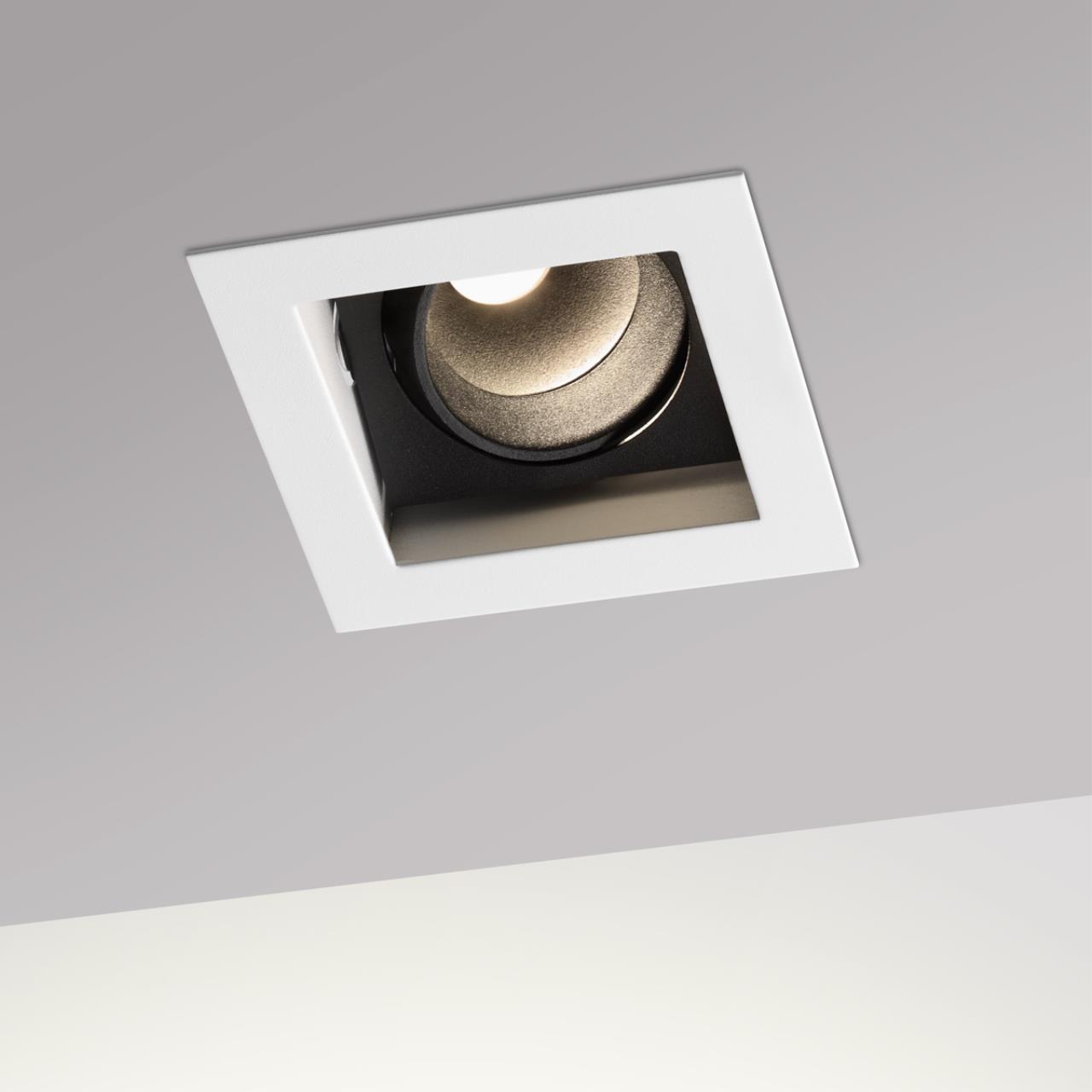 позволяя настраивать освещение дистанционно с помощью пульта ДУ (арт.359640 в комплект не входит)