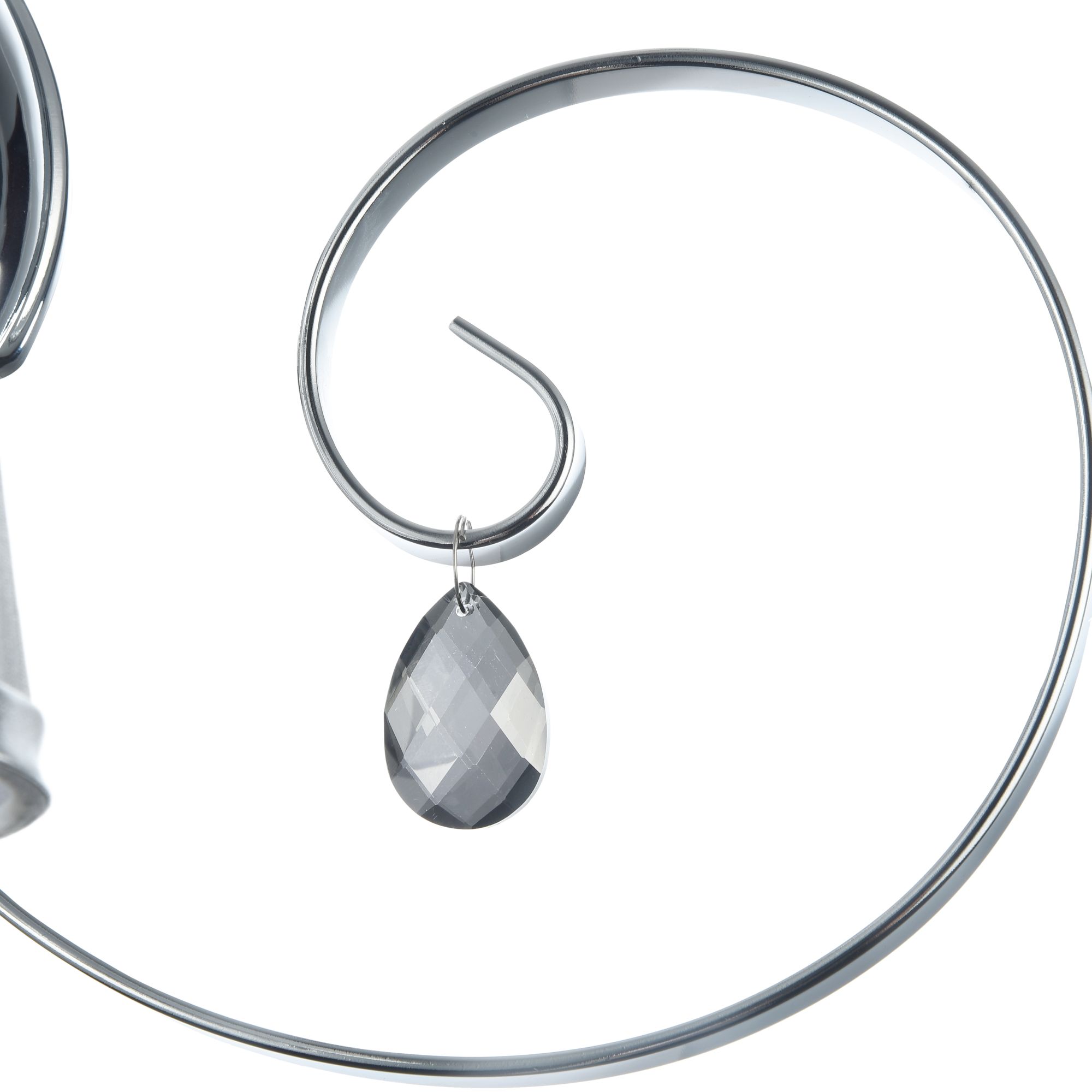 Светильники серии Simone выполнены в классическом стиле. Арматура цвета «античное серебро», абажуры из органзы на ПВХ. Люстры подходят для помещений с невысокими потолками благодаря конструкции «2 в 1». Дизайн изделий дополнен декоративными подвесками. Настенный светильник (бра) Freya FR2020-WL-01-CH — изображение 4