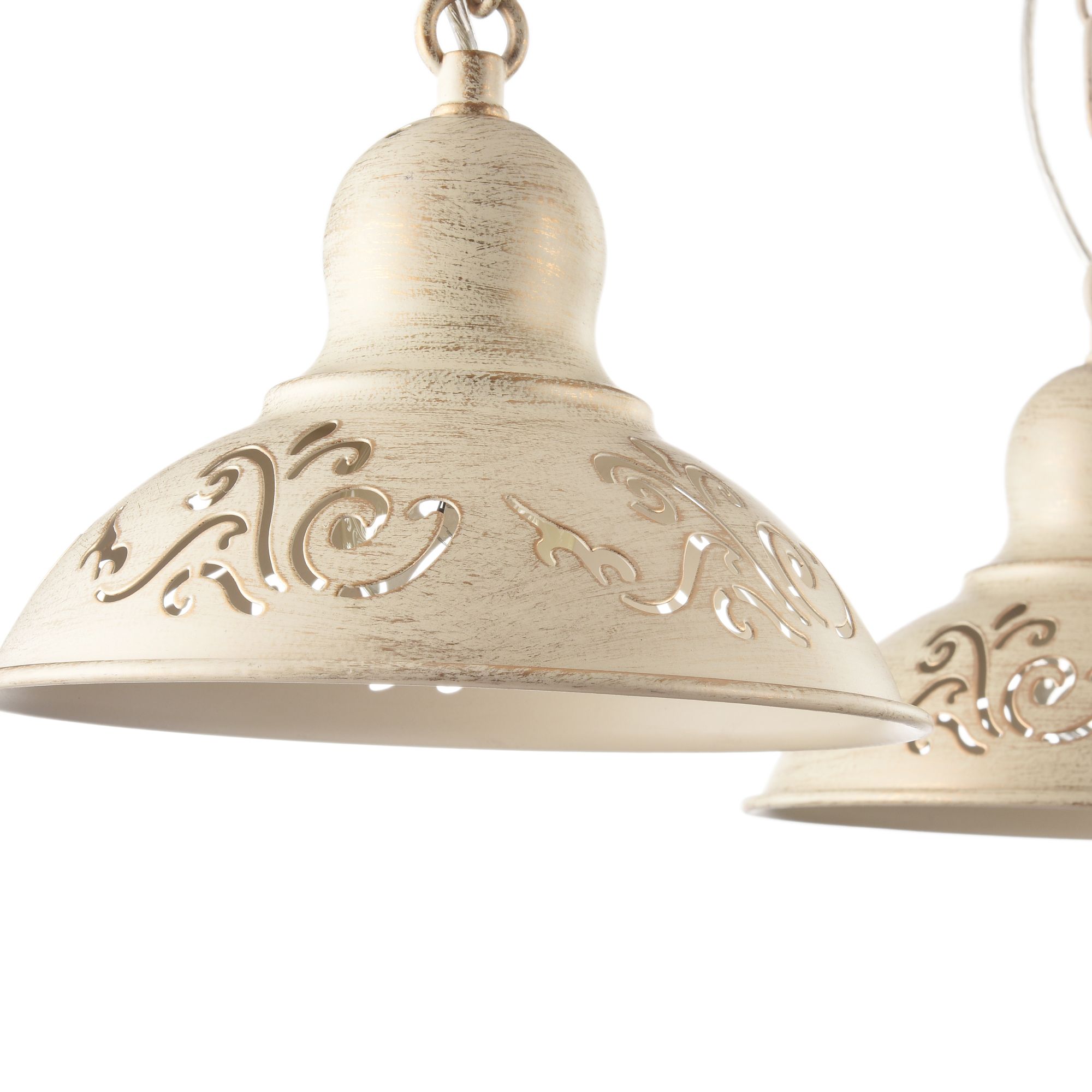 прекрасно сочетающиеся с плавными изгибами арматуры. Благодаря большому ассортименту изделий серии Benoit легко выбрать светильник