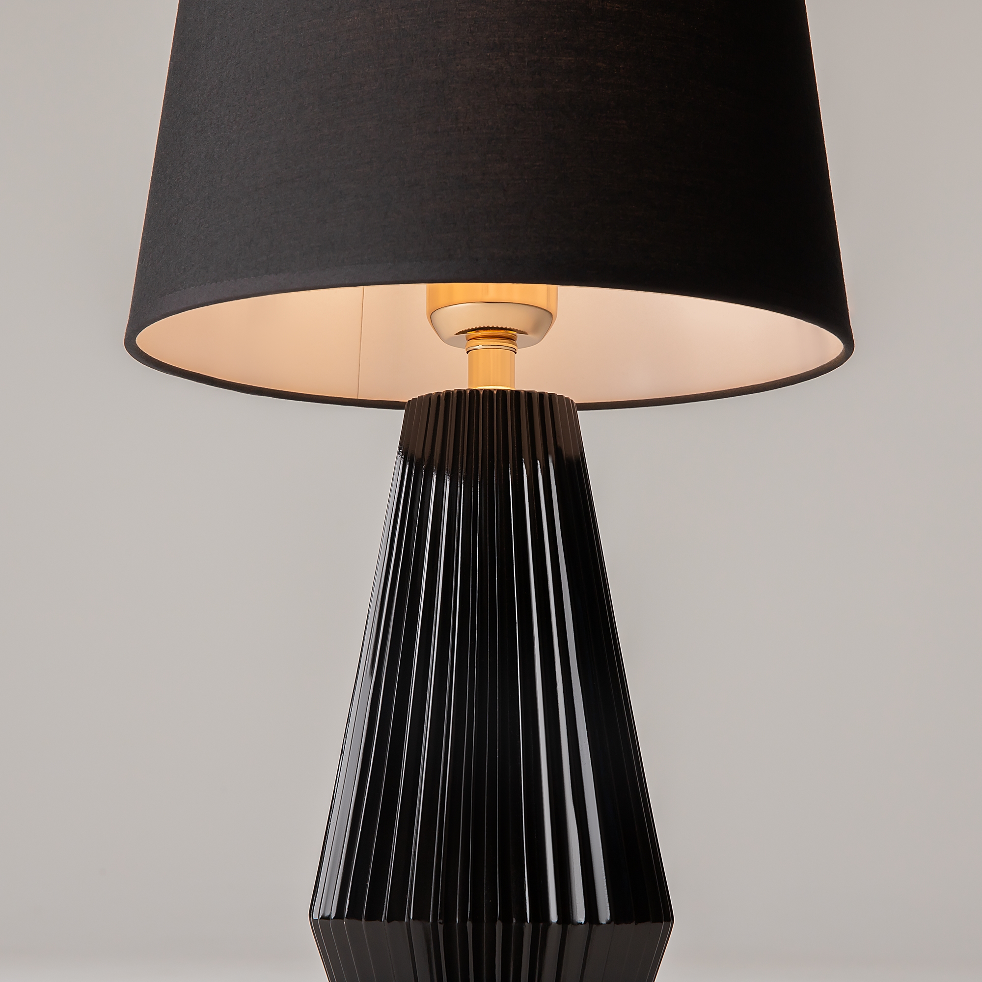 Настольный светильник Calvin Table E27х1 60Вт Настольный светильник Maytoni Z181-TL-01-B — изображение 3