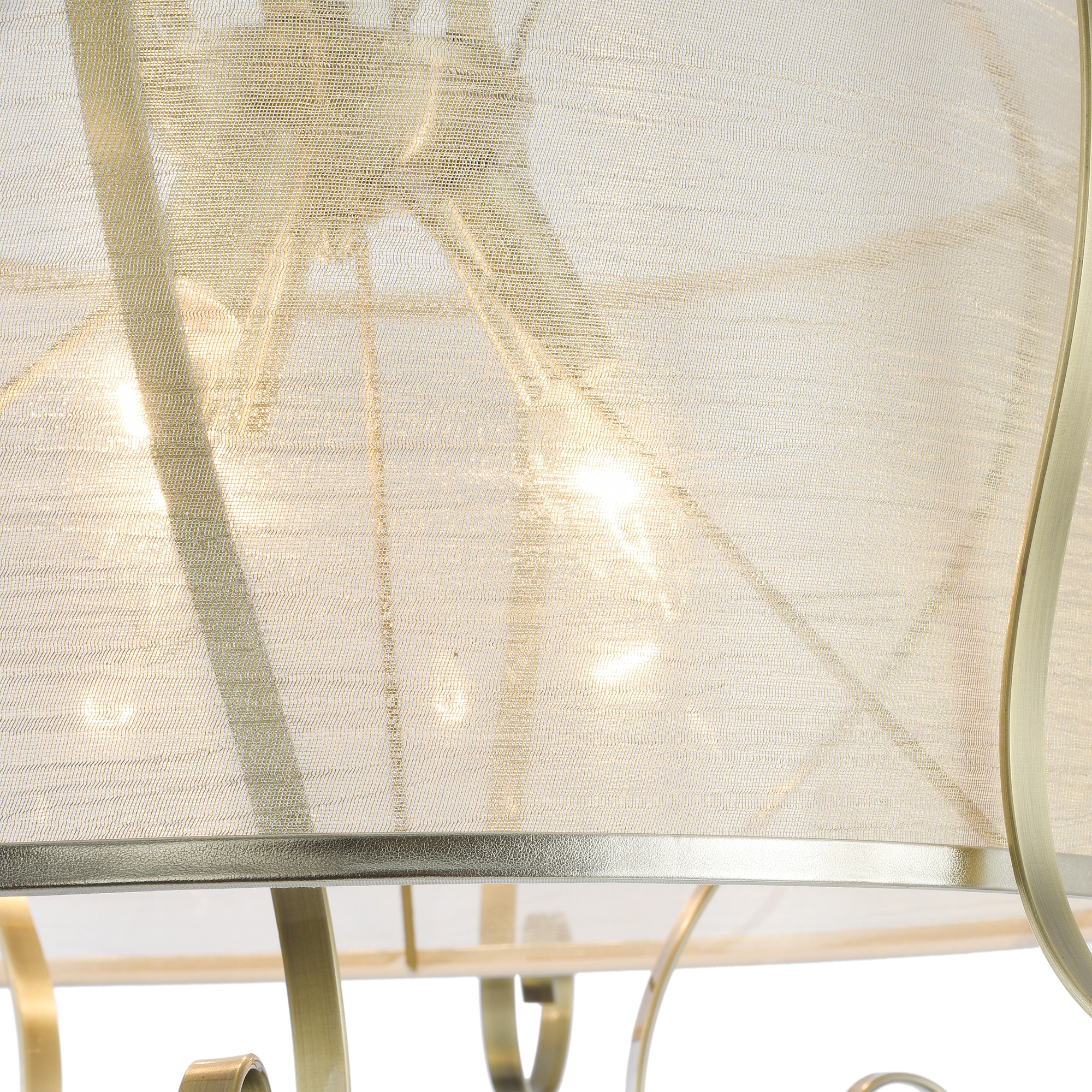 Светильники серии Simone выполнены в классическом стиле. Арматура цвета «античное серебро», абажуры из органзы на ПВХ. Люстры подходят для помещений с невысокими потолками благодаря конструкции «2 в 1». Дизайн изделий дополнен декоративными подвесками. Потолочный светильник Freya FR2020-CL-03-BZ — изображение 3